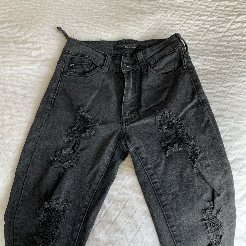 Black ripped skinny jeans